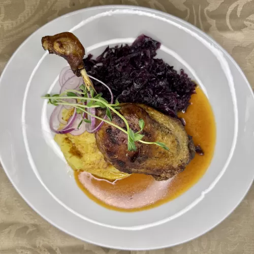 Kacsacomb párolt lilakáposztával Kacsacomb párolt lilakáposztával